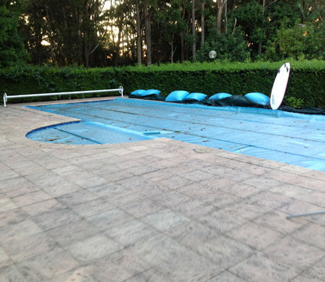 Photo of a pool before a swimming pool enclosure was installed