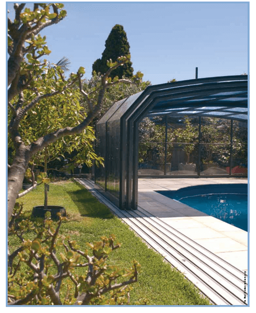 Photo of a retracted Oceanic High pool enclosure
