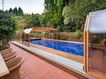 Photo of an oceanic high swimming pool enclosure