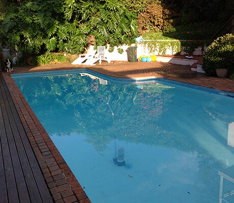 Photo of a pool before a swimming pool enclosure was installed