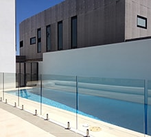 Photo of a Corso Progres lean-to swimming pool enclosure