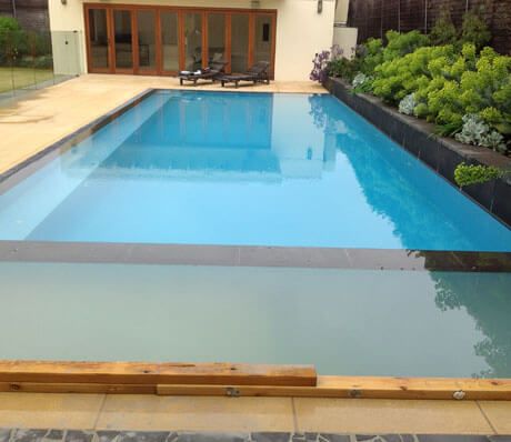 Photo of a pool before a swimming pool enclosure was installed